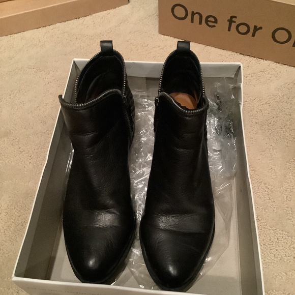 Lucky Brand Black Glove med width 8.5 - Picture 5 of 8